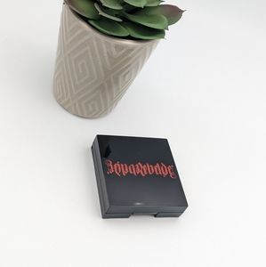 Reina Rebelde On Your Face Finishing Powder in Perla